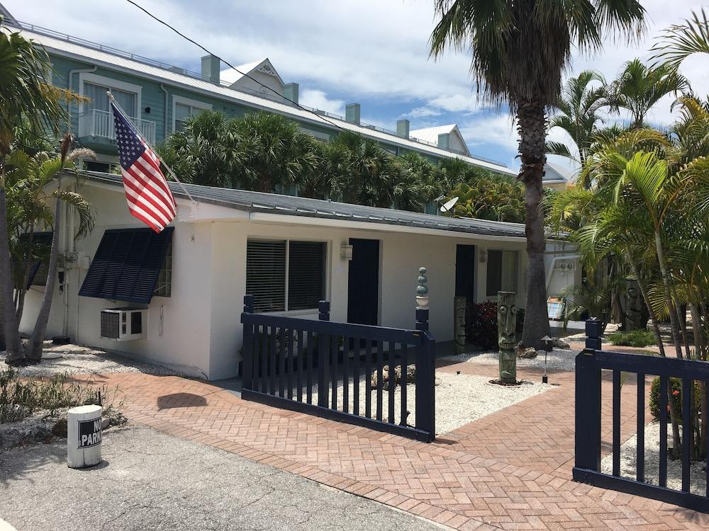 Flamingo Motel & Villas Bonita Springs North Naples Exterior photo